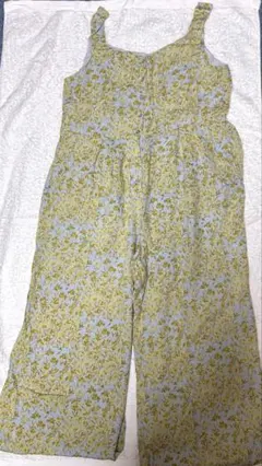 【美品】アパートバイローリーズ　オールインワン　ジャンプスーツ　小花柄