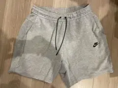 【早い者勝ち】Nike テックフリース　ハーフパンツ　グレー