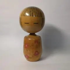 東亜作　花模様の木製こけし人形
