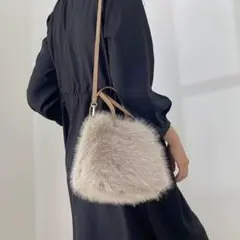 ★新品★２ＷＡＹバッグ　フェイクファー　ベージュ
