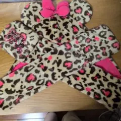 ミニーマウス ヒョウ柄耳付き帽子とマフラーセット