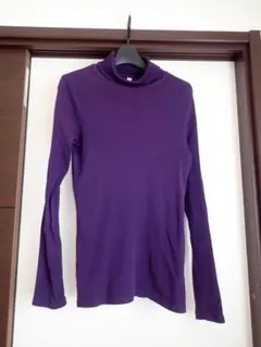 ユニクロ　紫パープル　タートルネック　長袖トップス