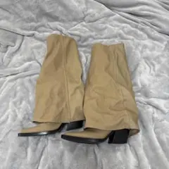 ベージュ ルーズフィット ロングブーツのサムネイル