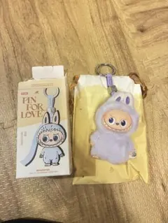 ラブブ PIN FOR LOVE アルファベットぬいぐるみペンダント　E