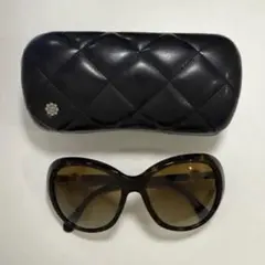 CHANELサングラス　パール装飾付のサムネイル