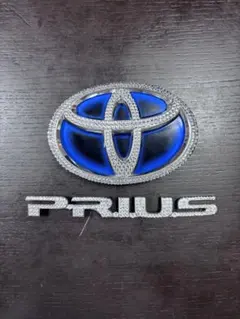 トヨタ 30プリウスPRIUS ラインストーンエンブレム - メルカリ