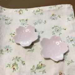 桜の花　陶器製箸置き 2個セット