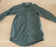 グローバルワーク　アソートシャツワンピース長袖  カーキ(ワンポイト)M