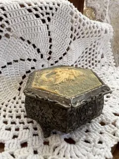 フランス 蚤の市 薔薇 金属製 ケース 名刺入れ ブロカント - メルカリ