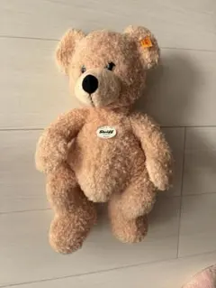 Steiff 新品ベージュ テディベア赤いスカーフ付き - メルカリ