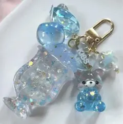 香水瓶モチーフ シェイカーチャーム ブルー - メルカリ