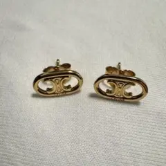 ミ*ウ様 CELINE トリオンフ スタッド ピアス ゴールド - メルカリ