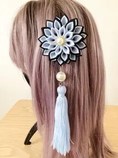つまみ細工　アクセサリー　髪飾り　ブローチ ハンドメイド　和小物　タッセル　水色