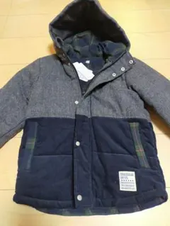 新品未使用タグ付き　グレー ネイビー 中綿コート 130cm　男の子