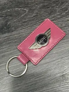 【希少】BMW MINI ピンクレザーキーホルダー