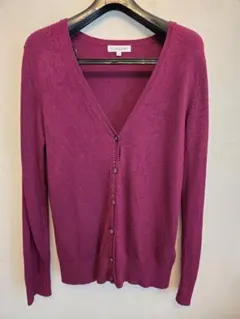 CLOSSI ワンレッド Vネックカーディガン Mサイズ
