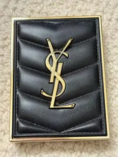 YSL クチュール ミニ クラッチ 100 アイシャドウパレット