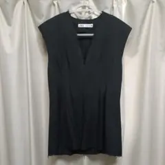 ZARA ブラック Vネック トップス