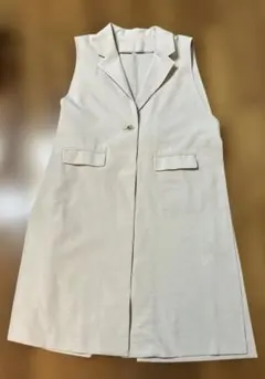 美品　ロングジレ　ロングベスト　ベルト付き　きれいめ　明るいベージュ　LLサイズ