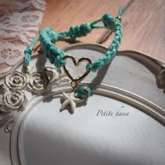 ハンドメイドマクラメミントグリーン ハート 星型チャーム ブレスレット