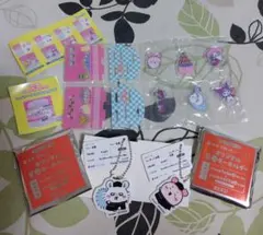 ちいかわ サンリオ レイヤーアクリルスタンド・食券キーホルダー モモンガ＆古本屋