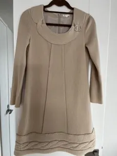 TO BE CHICベージュ 長袖 ひざ丈ワンピース