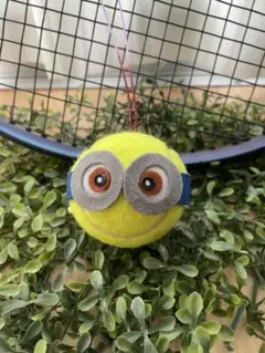 ミニオン風テニスボール型キーホルダー