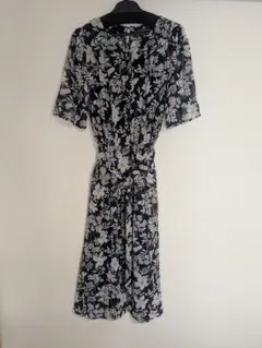 花柄ネイビーシャツワンピース 半袖　カールパークレーン