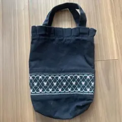 Item thumbnail for item fdf1c469-1efd-43ba-b985-4b5373a11511