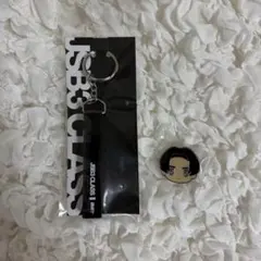 JSB3CLASS ØMI ホテルキーホルダー ピンバッジセット