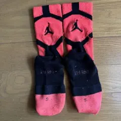 Nike のAir Jordanのロゴ入りソックス