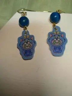 青色のラブブピアス