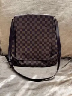 Item thumbnail for item 040bede4-0286-453d-8aba-09910b076e93