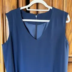 ジーユー　ネイビー サロペット　Vネック オールインワン