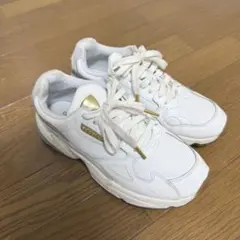 adidas スニーカー ファルコン FV8279 24.5cmのサムネイル