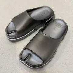 ペイズ　paes サンダル　シルバーのサムネイル