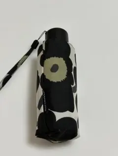 正規品☆marimekkoマリメッコ☆ウニッコ柄／花柄☆折りたたみ傘のサムネイル