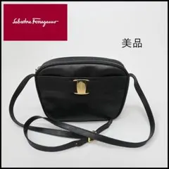 ■ a2518【フェラガモ】 ヴァラリボン ショルダーバッグ　レザー　レディースのサムネイル