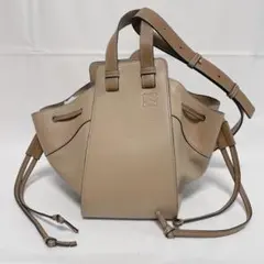 【週末限定セール・新品同様】LOEWE ハンモック スモール サンド ハンモックバッグ スモール | 商品詳細 | 高島屋オンラインストア