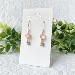 051：ハンドメイドピアス シンプル ピンク ホワイト 白 ゴールド フック