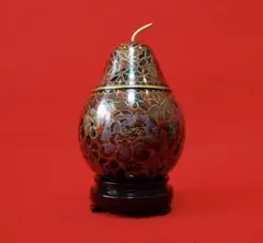 【美品】中国美術 堆朱 蓋付き・壺内側が青い（内七宝・景泰藍）木製台座付 美品】中国美術 堆朱 蓋付き・壺内側が青い（内七宝・景泰藍）木製台座