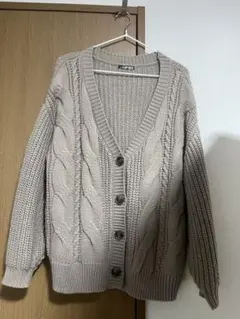 ベージュ ケーブルニット Vネックカーディガン Mサイズ