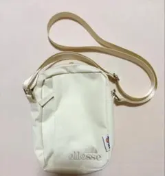 ellesse エレッセ サコッシュ ショルダーバッグ　ホワイトのサムネイル