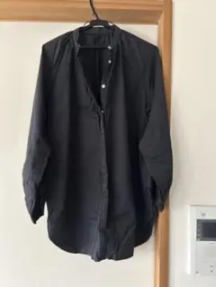 黒シャツ　丈長め　studio clip