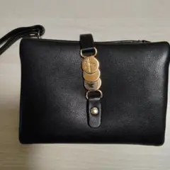 ブラック 二つ折り財布 金具付き