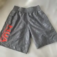 Under Armour グレー ショートパンツ