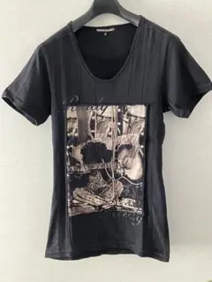 5351 POUR LES HOMMESブラック グラフィックプリント Tシャツ