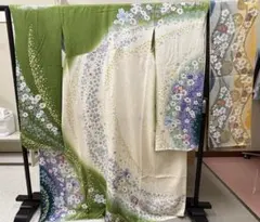 振袖と帯 正絹　緑色　桜のサムネイル