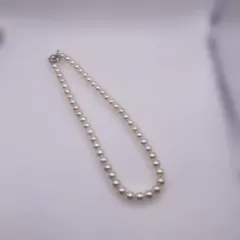 パールネックレス 装飾的クラスプ付き