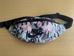 Nike フラワーデザイン ウエストポーチ